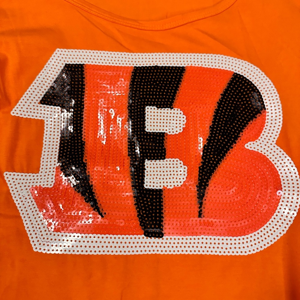 5 - Medium Great condition Cincy Bengals Apparel